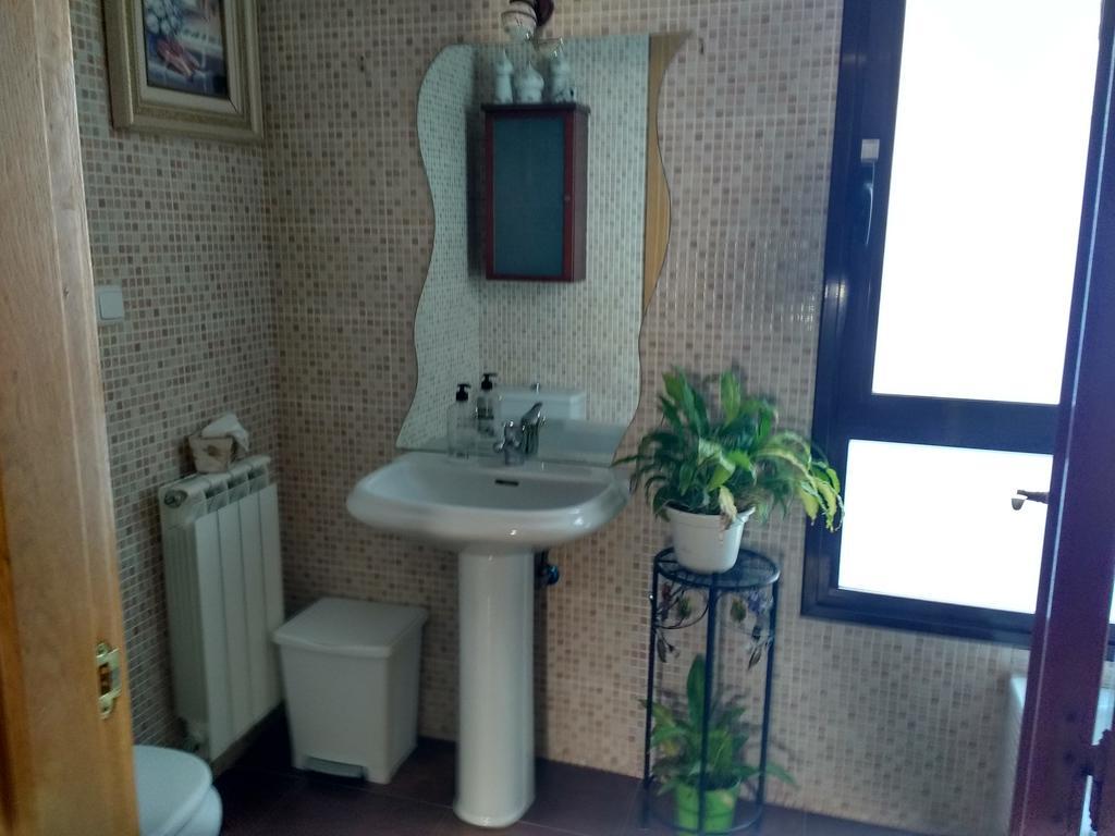 منزل الضيف Larrasoana  في Casa Tau المظهر الخارجي الصورة